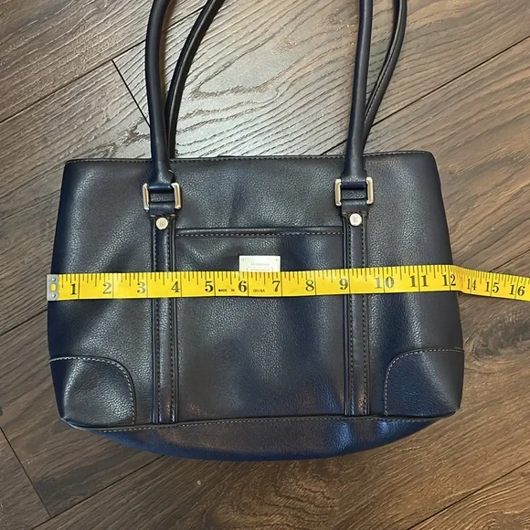 Liz Claiborne Handbag - Picture 6 of 11